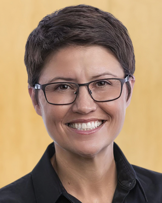 Photo of Dr. Lindsay Legnon, Psychiatrist