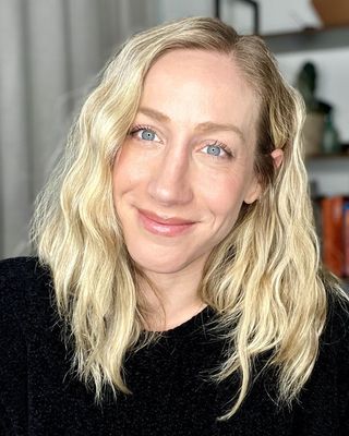 Photo of Hilary Curwen, Marriage & Family Therapist Associate, AMFT