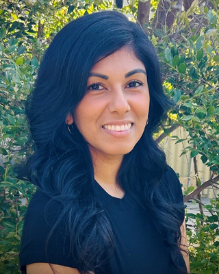 Photo of Beatriz Grimaldo, Marriage & Family Therapist, LMFT