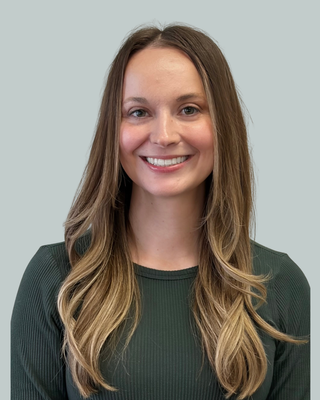 Photo of Dr. Hayley Meadows, Psychologist, PhD, HSP