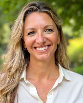 Photo of Heidi Dixon, Licensed Professional Counselor Associate, MEd