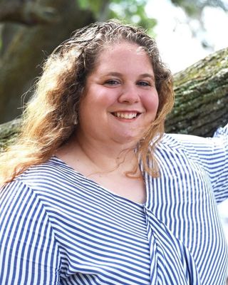Photo of Courtney Howard - Courtney H -Deep Connections Counseling contractor, Lic Clinical Mental Health Counselor Associate, MS, LCMHCA