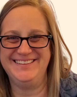 Photo of Aprel Davis, Clinical Social Work/Therapist, MSW, LICSW