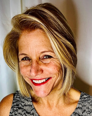 Photo of Lynn Gordon, Clinical Social Work/Therapist, LCSW