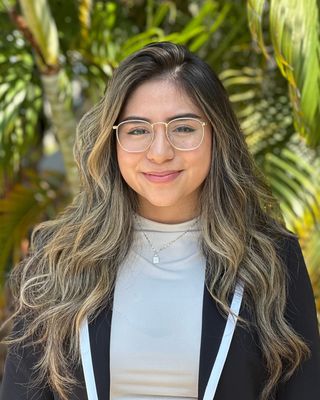 Photo of Merari Flores Saldana, Clinical Social Work/Therapist, LCSW