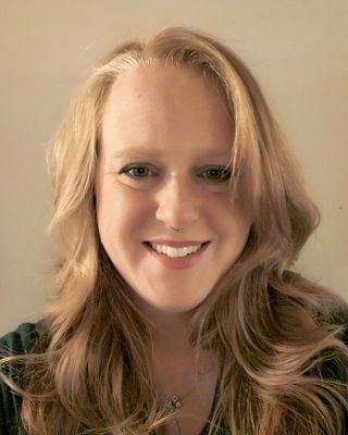 Photo of Molly Schwarb, Art Therapist, MS, ATR