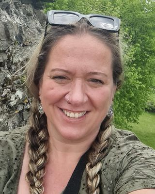 Photo of Dani Tabb, Counsellor, MNCPS Acc.