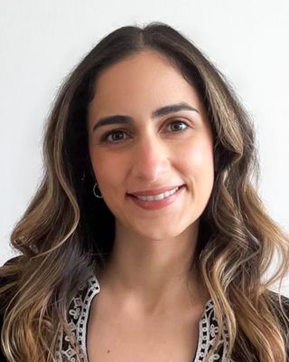 Photo of Dina Shamlawi, Registered Psychotherapist (Qualifying) in Toronto, ON