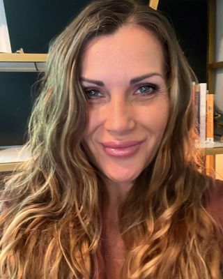 Photo of Amaia Oiz, Marriage & Family Therapist, MFT, RYT
