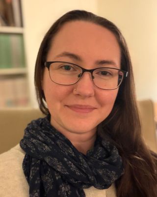Photo of Dr Emma Brownlow, Psychotherapist, MBBS