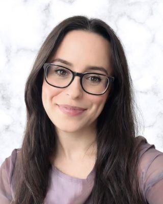 Photo of Alexa Sheriff, Registered Psychotherapist, BSc, MACP