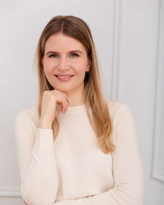 Photo of Dr Caroline A. Durlik, Psychotherapist, PhD, MBACP