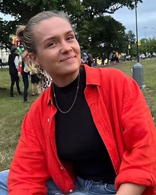 Photo of Abi Howells, Counsellor, BACP
