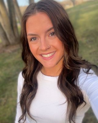 Photo of Alexandra McCarrol, Registered Psychotherapist (Qualifying)