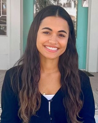Photo of Nicole Zumot, Pre-Licensed Professional, BS, Intern