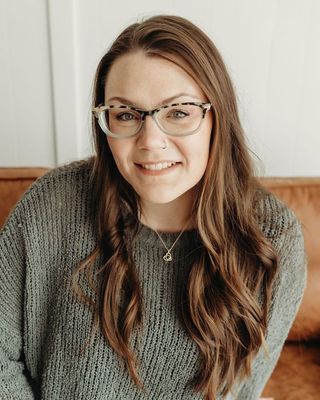 Photo of MacKenzie Sering, Clinical Social Work/Therapist, MSW, LCSW