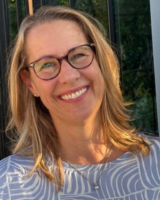 Photo of Nadine Lindner, Counsellor, MA, MHKPCA