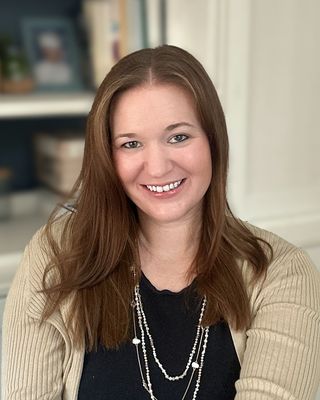 Photo of Stephanie McKinney - Stephanie McKinney: OCD, Anxiety & EMDR Therapy, Clinical Social Work/Therapist, LCSW