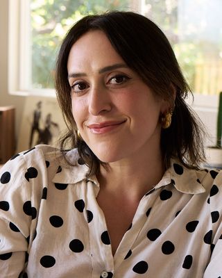 Photo of Elika Razmjou, Psychologist, PsyD