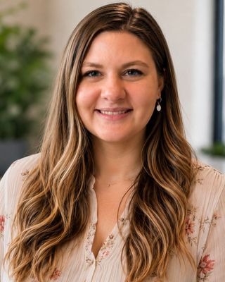 Photo of Kayley Fox, Licensed Social Worker, MSW, LSW
