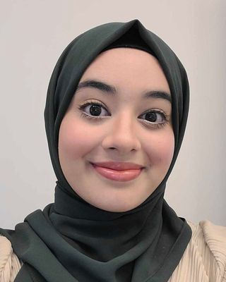 Photo of Farwa Abdi, Registered Psychotherapist (Qualifying), BSc, MACP