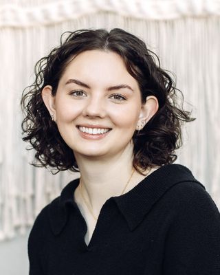 Photo of Lauren Smith, Pre-Licensed Professional, Intern