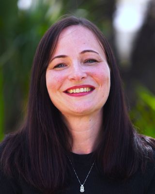 Photo of Lisa Heuer, Registered Clinical Social Worker Intern, MSW, MBA, RCSWI