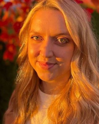 Photo of MacKenzie Robertson, Counsellor, PhD, MBACP