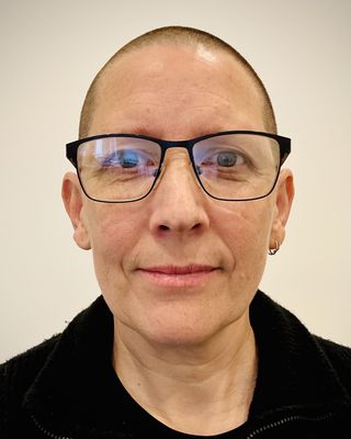 Photo of Rach Cowling, Psychotherapist, ACA-L2