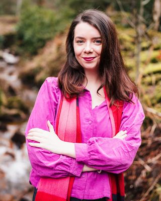 Photo of Abby Hennessey, Counsellor, MSc, UKCP Trainee