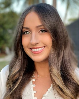 Photo of Manuela Valdivieso, Registered Clinical Social Worker Intern in Florida