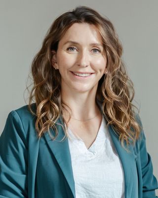 Photo of Avril Ferguson, Registered Psychotherapist, RP, CC-BRT, CC-PGL, CC-PMH, PMH-C