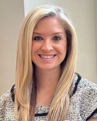 Photo of Lauren Neaman, Psychologist, PsyD, A-CBT