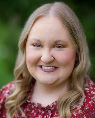 Photo of Bailey Newell, Marriage & Family Therapist, MA, LMFT