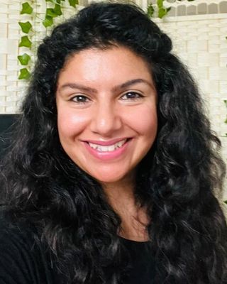 Photo of Amirah Khan, Psychotherapist, MBACP
