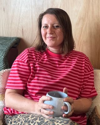 Photo of Hayley Hildred, Counsellor, MNCPS Acc.