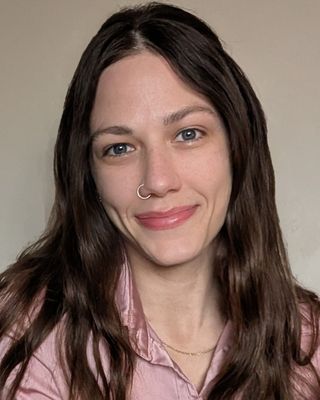 Photo of Samantha Esdon, Registered Psychotherapist (Qualifying)