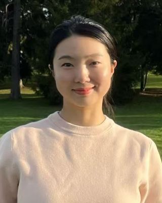 Photo of Weiwei Chen, Registered Psychotherapist (Qualifying), MA