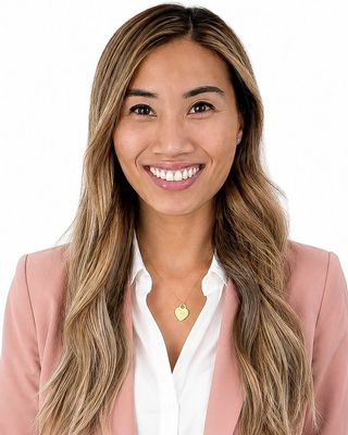Photo of Linda Hoang, Psychiatric Nurse Practitioner