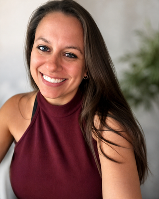 Photo of Shayna Agosta, Clinical Social Work/Therapist, LMSW, CAADC