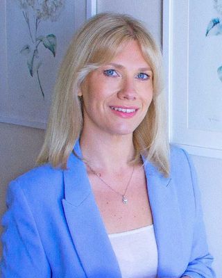 Photo of Dr Lauren Grainger, Psychologist, PsychD, HCPC - Clin. Psych.