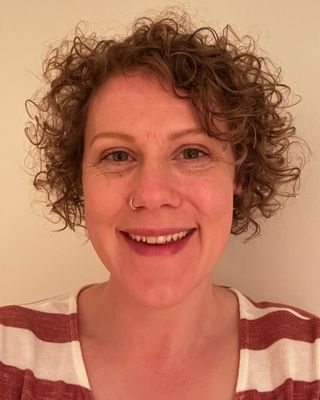 Photo of Nia True, Counsellor, MNCPS Acc.