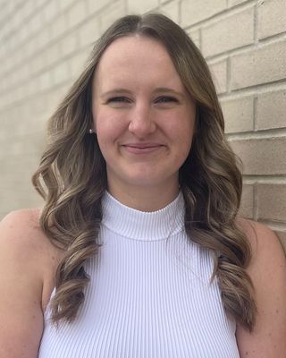 Photo of Hanna Woods, Registered Psychotherapist, MACP, BA