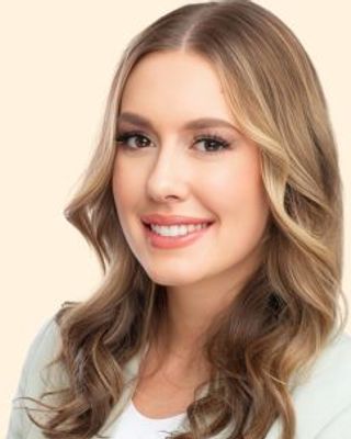 Photo of Dr. Lakyn Kearns, Licensed Psychoanalyst, PhD, PsyD-R