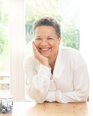 Photo of Randa Bott, Psychotherapist, MA, MUKCP