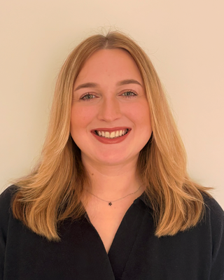 Photo of Sianie Johnson, Psychotherapist, MSc, MBACP Accred