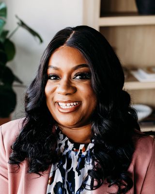 Photo of Imani Dawson, Pre-Licensed Professional, MSW