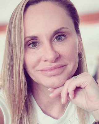 Photo of Lari J Quintero, Psychiatric Nurse Practitioner, APRN, ANP-C, PMHNP