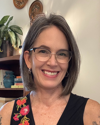 Photo of Shelby Logsdon, Marriage & Family Therapist, LMFT, MMFT, MPA, 200CYT