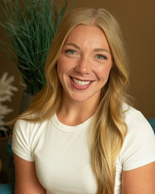 Photo of Maggie Berg, Pre-Licensed Professional, MFT, IT